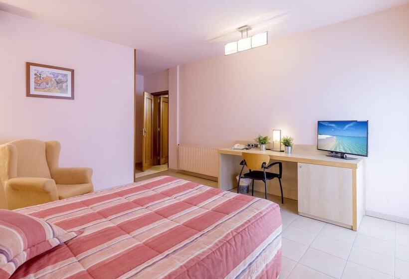 스탠다드 룸, Sausa