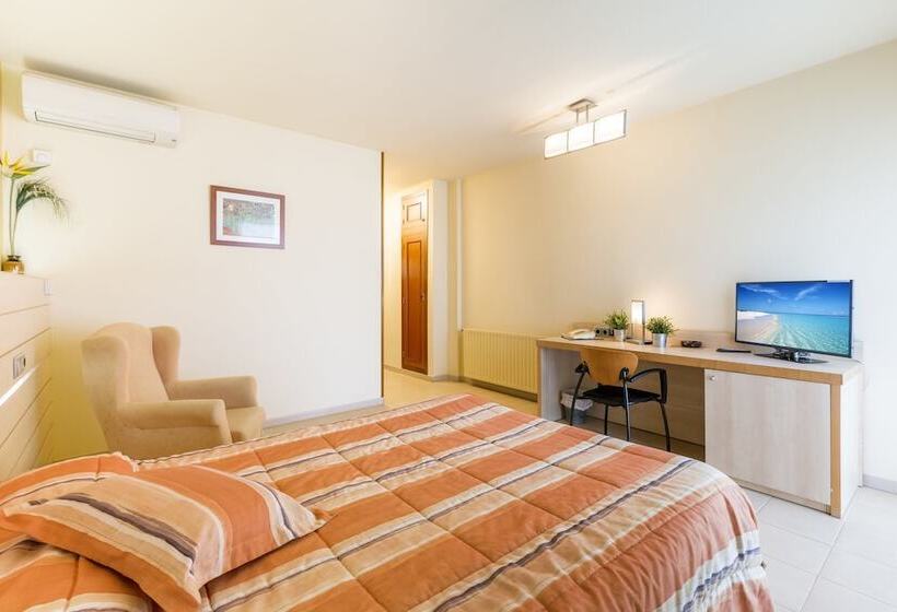 스탠다드 룸, Sausa