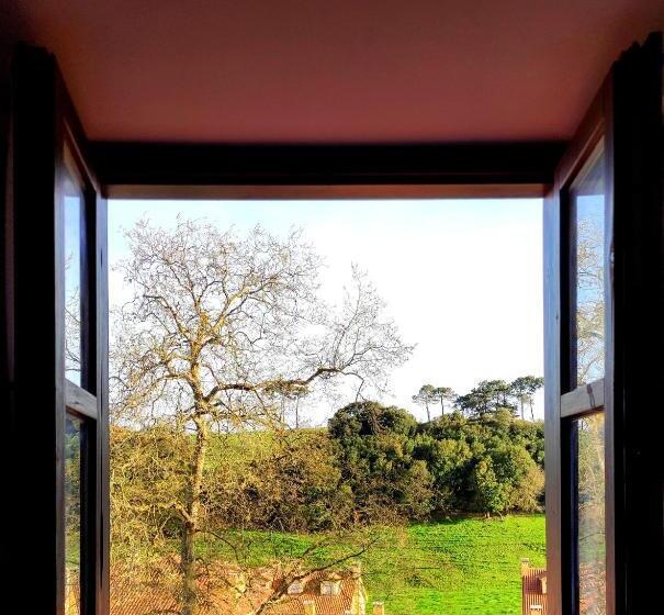 标准三人间, Solatorre