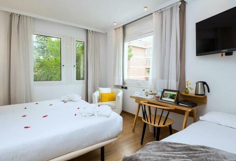 اتاق استاندارد سه نفره, Vilana Hotel Boutique