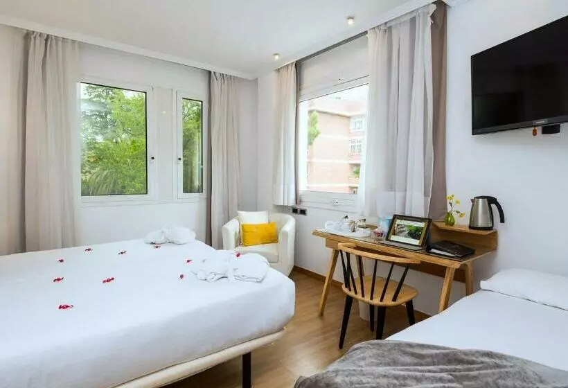اتاق استاندارد سه نفره, Vilana Hotel Boutique