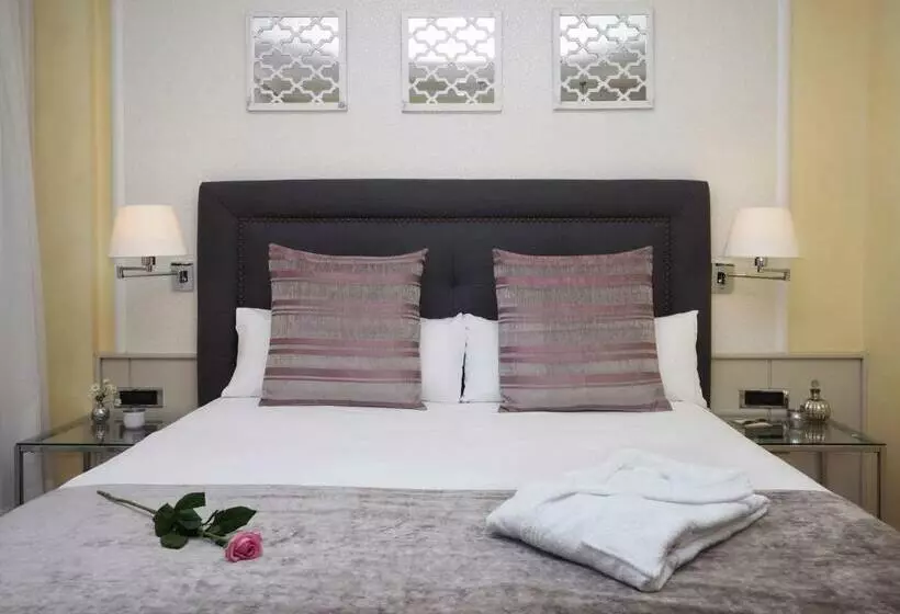 اتاق استاندارد سه نفره, Vilana Hotel Boutique