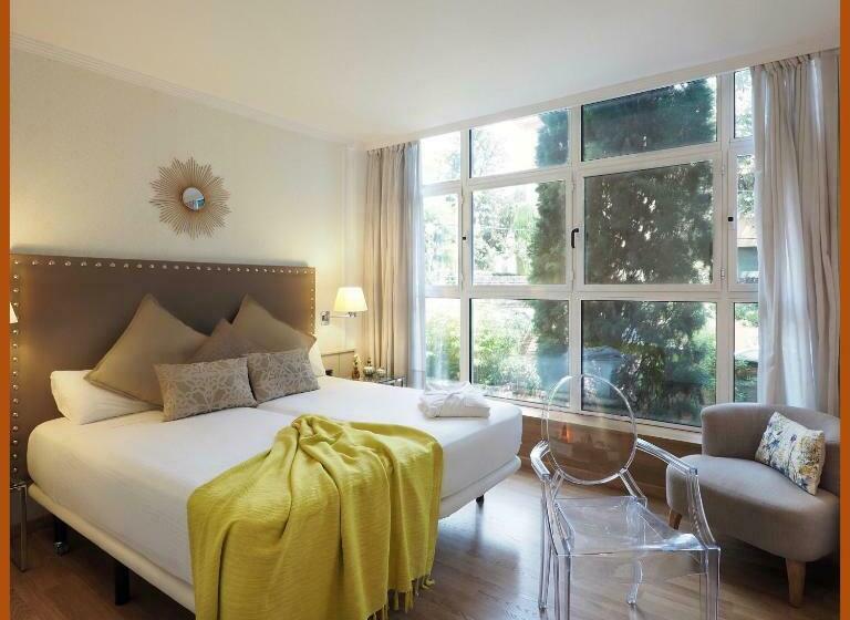 اتاق استاندارد سه نفره, Vilana Hotel Boutique