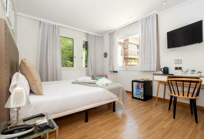 اتاق استاندارد سه نفره, Vilana Hotel Boutique