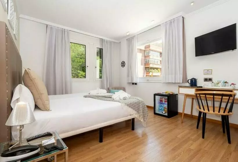 اتاق استاندارد سه نفره, Vilana Hotel Boutique