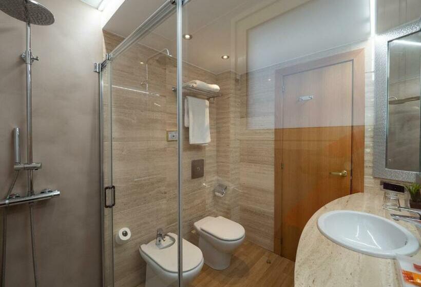 اتاق استاندارد سه نفره, Vilana Hotel Boutique