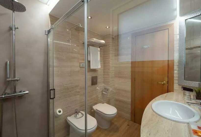 اتاق استاندارد سه نفره, Vilana Hotel Boutique