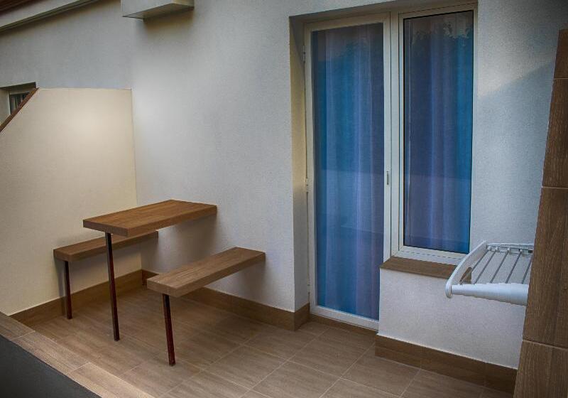 テラス付きスタンダードルーム, Zen Airport