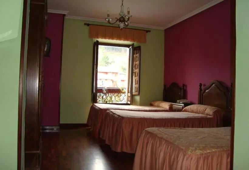 اتاق استاندارد سه نفره, Hosteria Pena Sagra