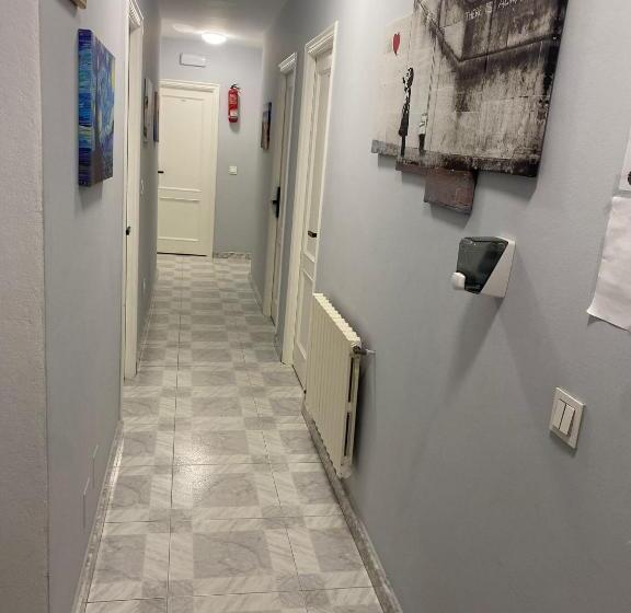 Номер Стандарт, Albergue Pensión Flavia