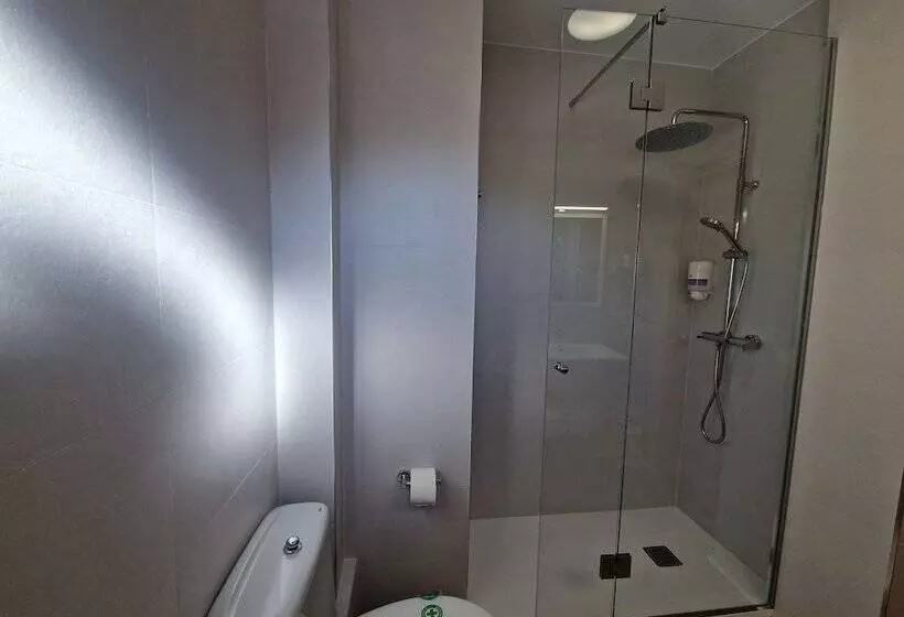 Quarto Triplo Estandar, Bodegón