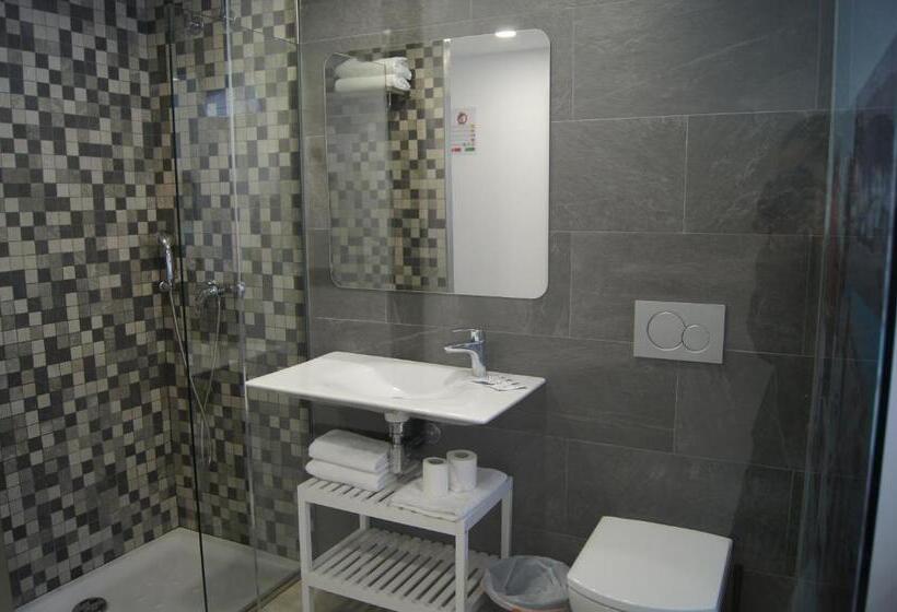 اتاق سوپریور, Hostal Sanmar