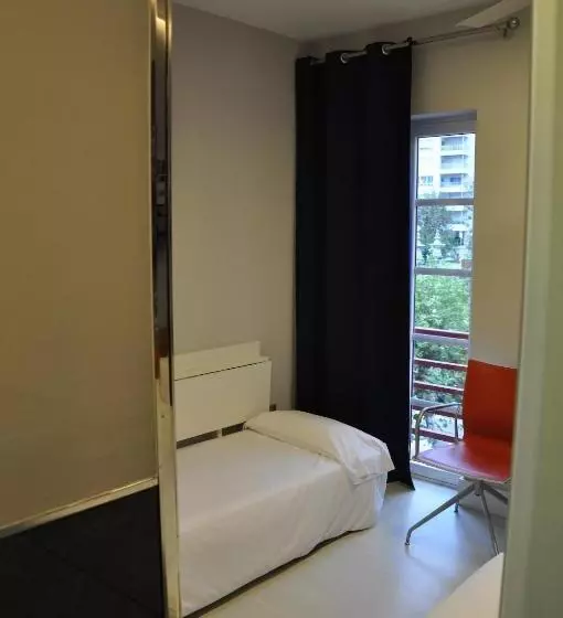 Standard Kolmen Hengen Huone, Hosteria Santander