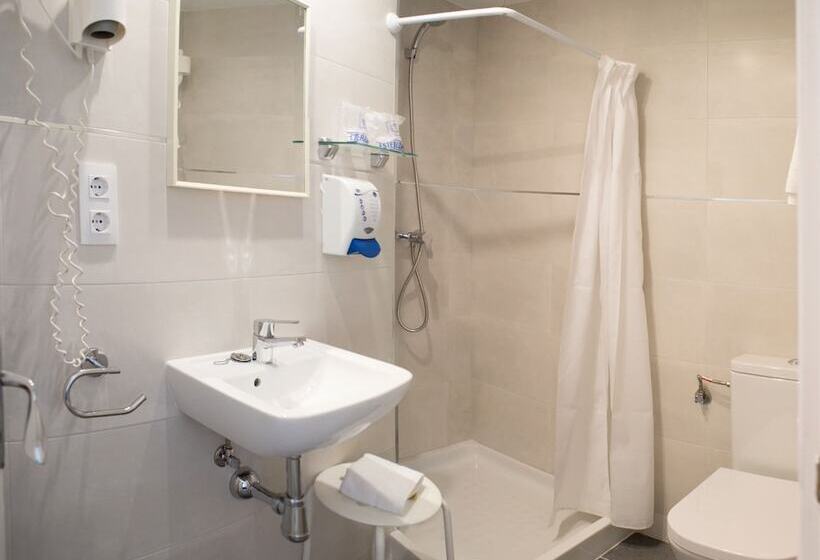 标准单人间, L´hostalet