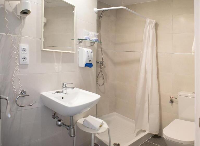 带阳台的标准单人间, L´hostalet