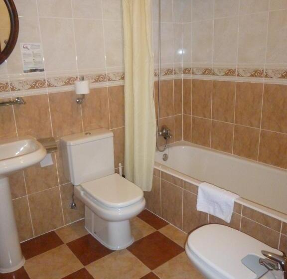 חדר סטנדרט לשלושה, Leku Eder