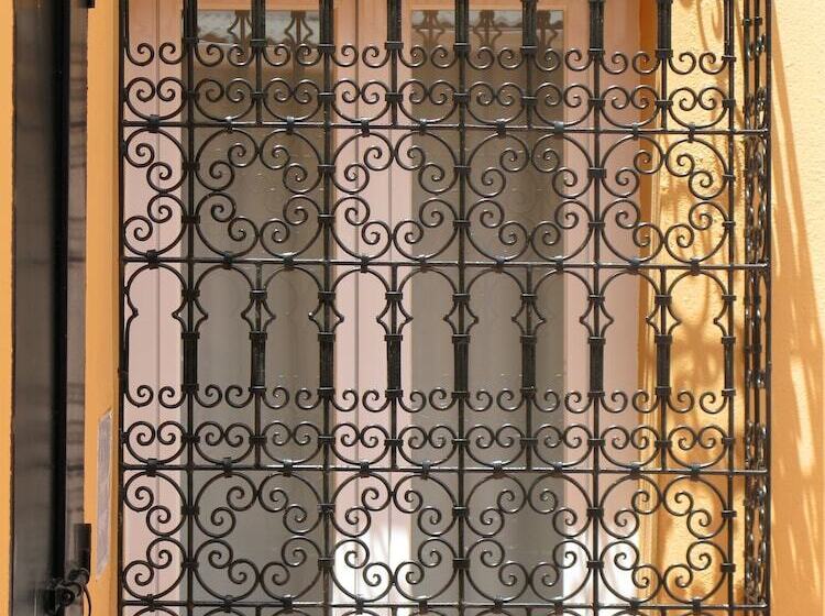 اتاق استاندارد چهار تخته, La Flor De Al Andalus