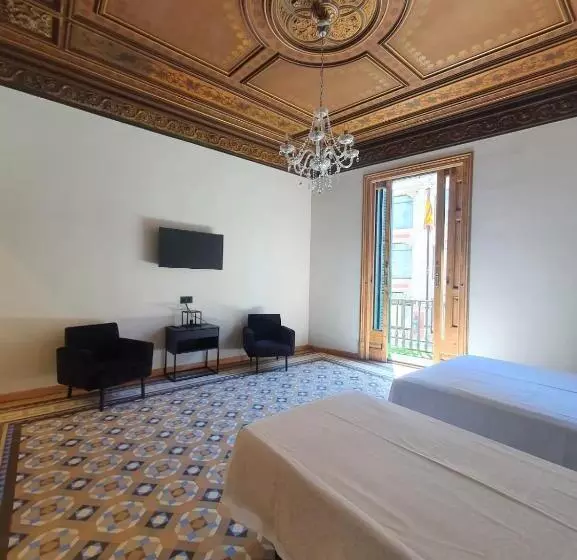 اتاق سوپریور با بالکن, Hostal Lausanne
