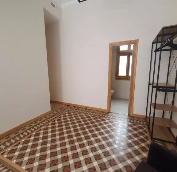 اتاق سوپریور با بالکن, Hostal Lausanne