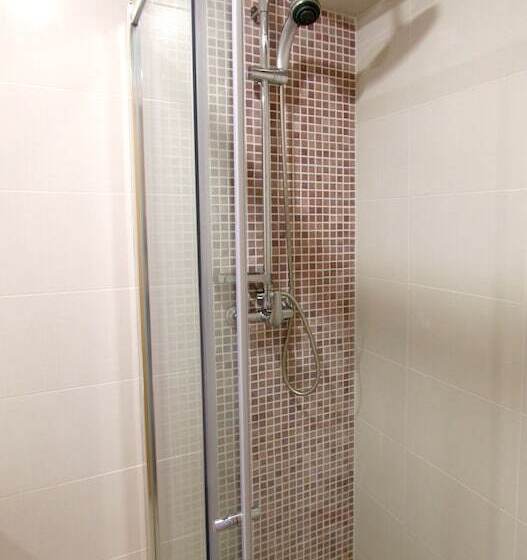 Номер Стандарт Трехместный, Hostal Roca
