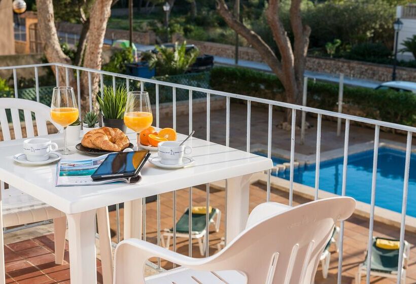 اتاق استاندارد با چشمانداز استخر, Santanyi Port