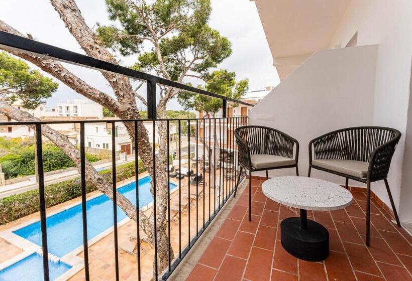 اتاق استاندارد با چشمانداز استخر, Santanyi Port