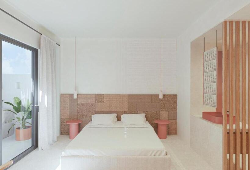 اتاق اجرایی, Santanyi Port