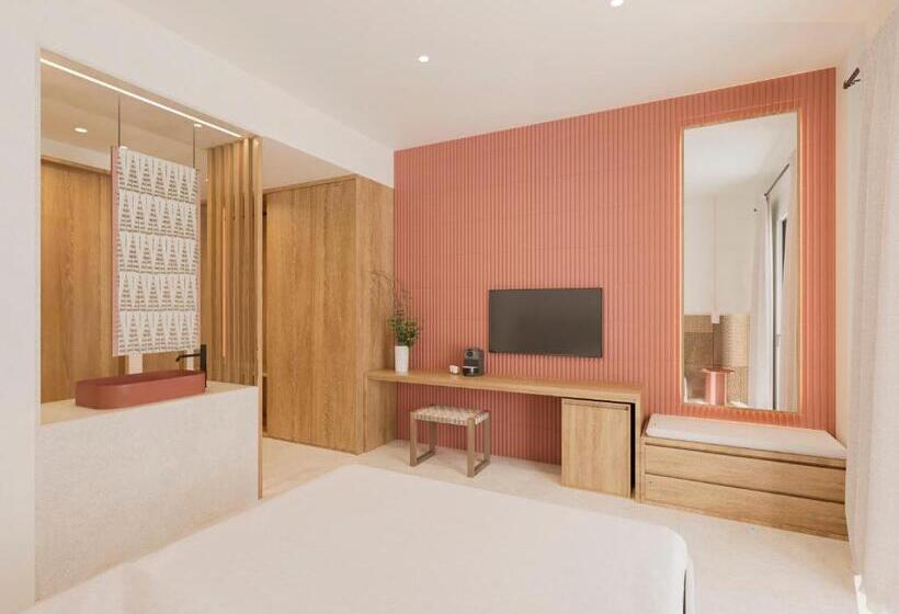 اتاق اجرایی, Santanyi Port