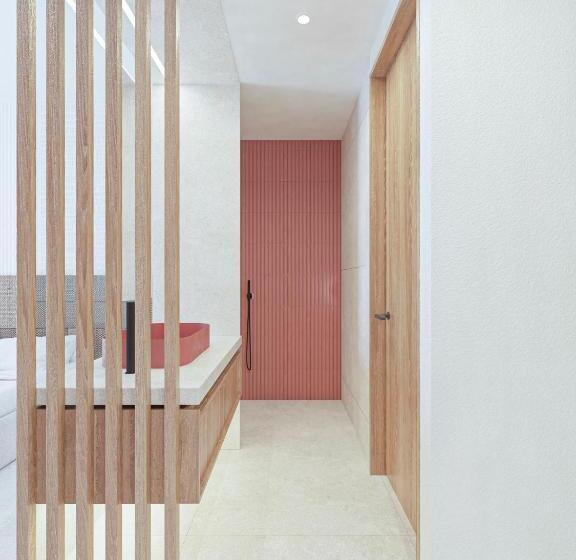 اتاق اجرایی, Santanyi Port