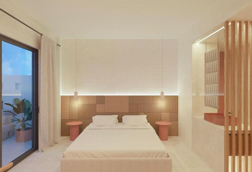 اتاق اجرایی, Santanyi Port