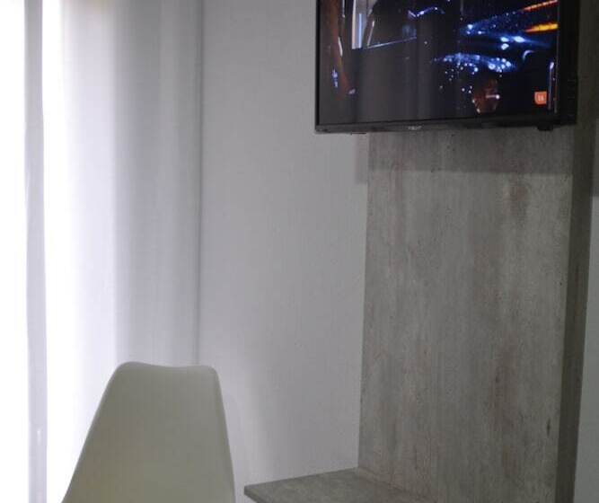 غرفة قياسية ثلاثية, Congra