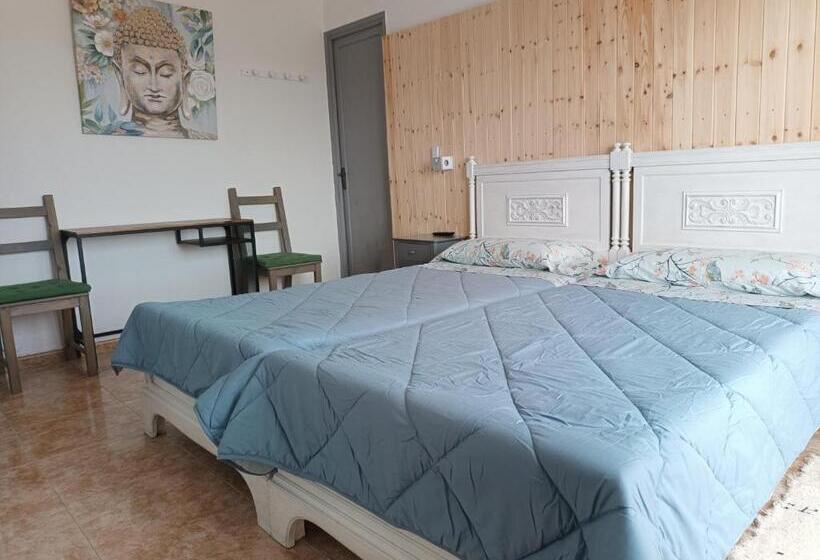 Номер Стандарт Вид на Море, Hostal Bélgica