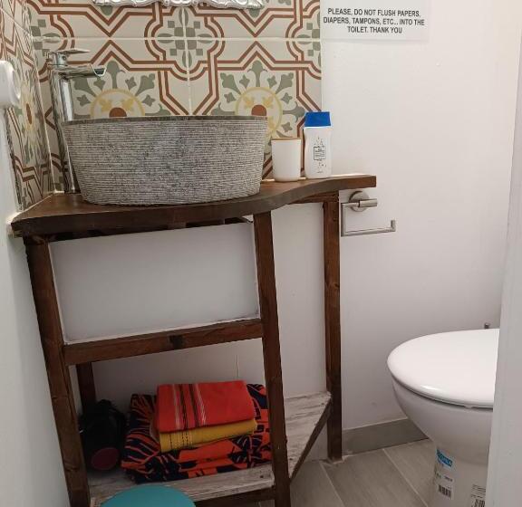 غرفة قياسية إطلالة جانبية علي البحر, Hostal Bélgica