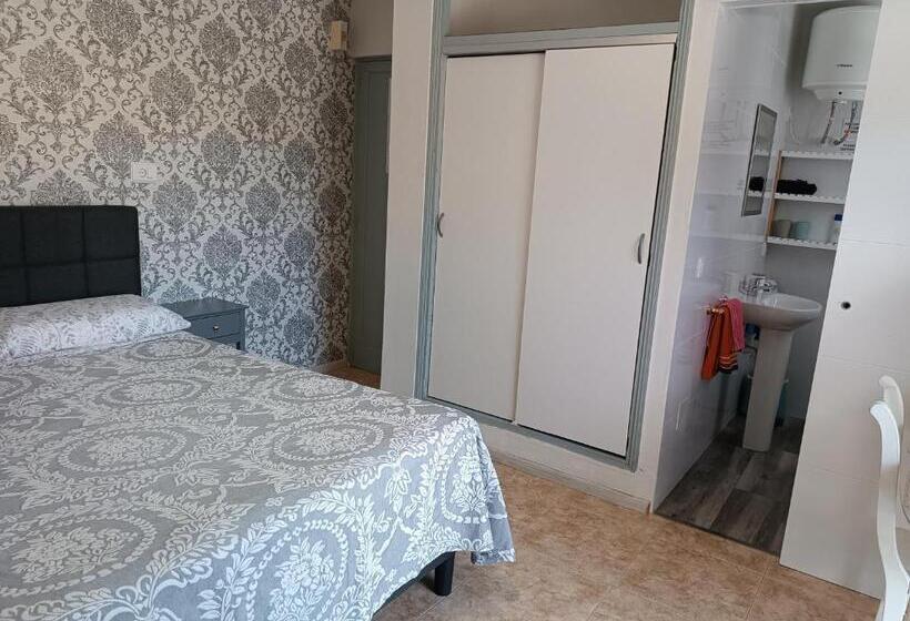 غرفة قياسية مطلة على الجبل, Hostal Bélgica