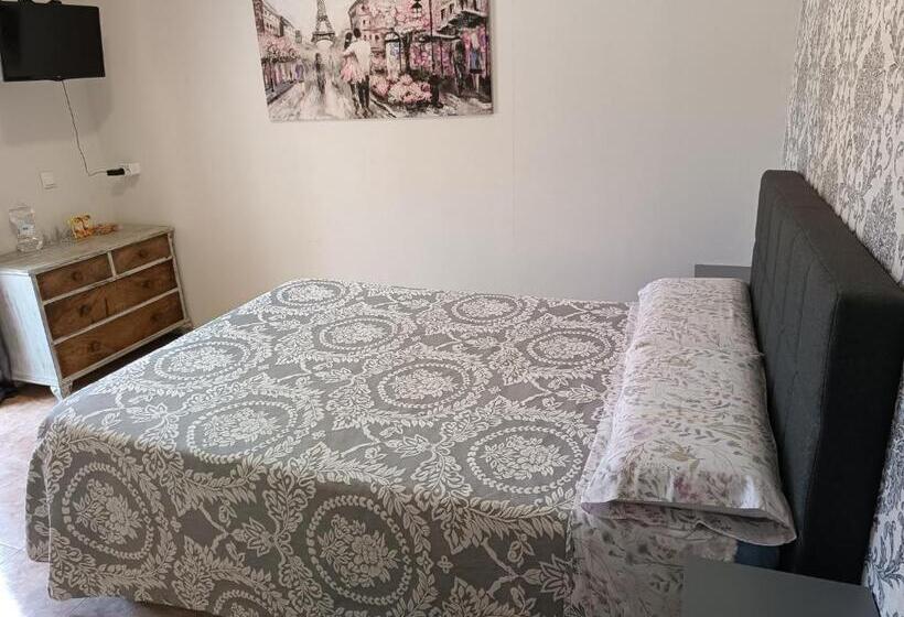 غرفة قياسية مطلة على الجبل, Hostal Bélgica