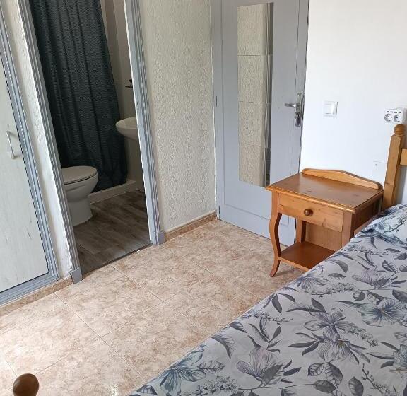 غرفة قياسية فردية, Hostal Bélgica