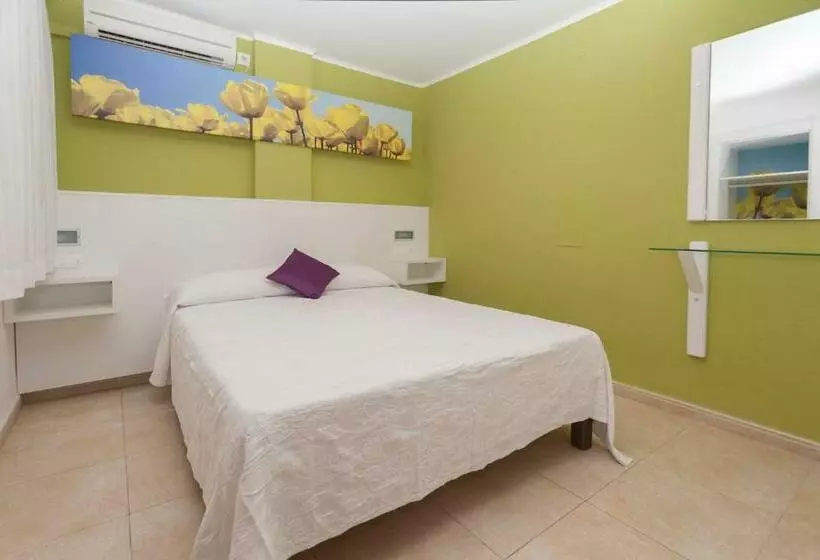 اتاق استاندارد یک نفره, Hostal Costa Blanca