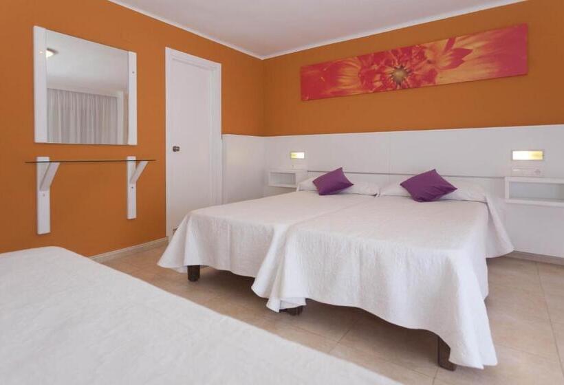 스탠다드 트리플 룸, Hostal Costa Blanca