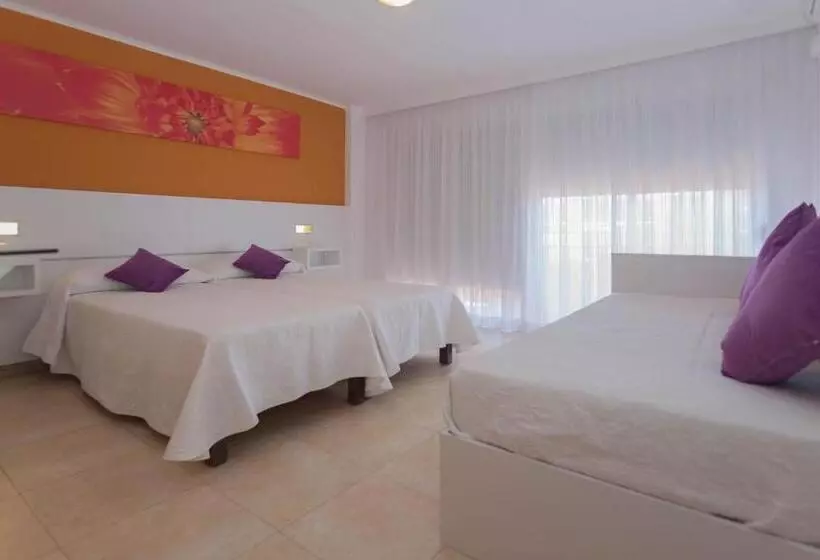 اتاق استاندارد سه نفره, Hostal Costa Blanca