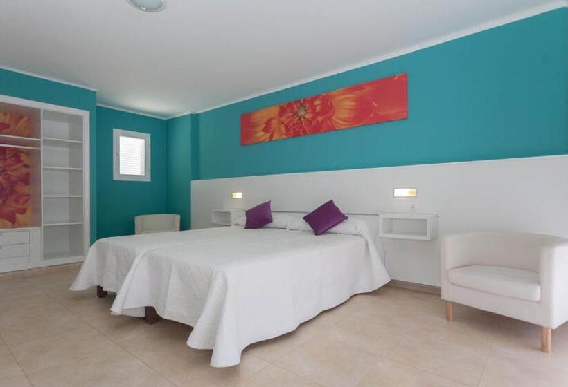 スタンダードトリプルルーム, Hostal Costa Blanca