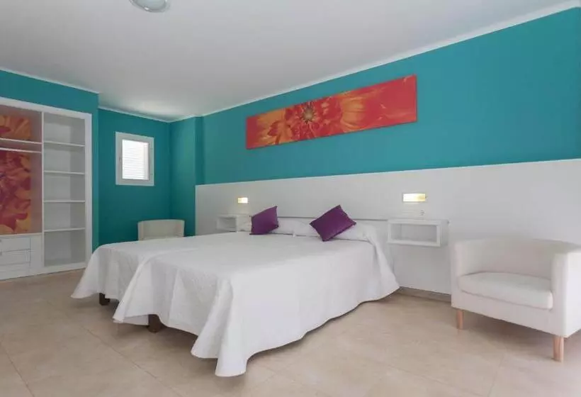 اتاق استاندارد سه نفره, Hostal Costa Blanca