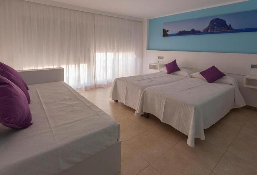 스탠다드 트리플 룸, Hostal Costa Blanca
