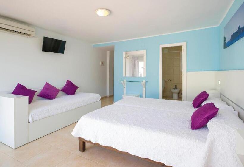 스탠다드 트리플 룸, Hostal Costa Blanca