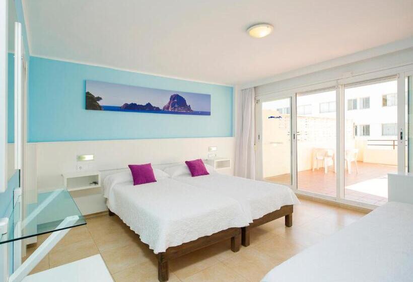스탠다드 트리플 룸, Hostal Costa Blanca