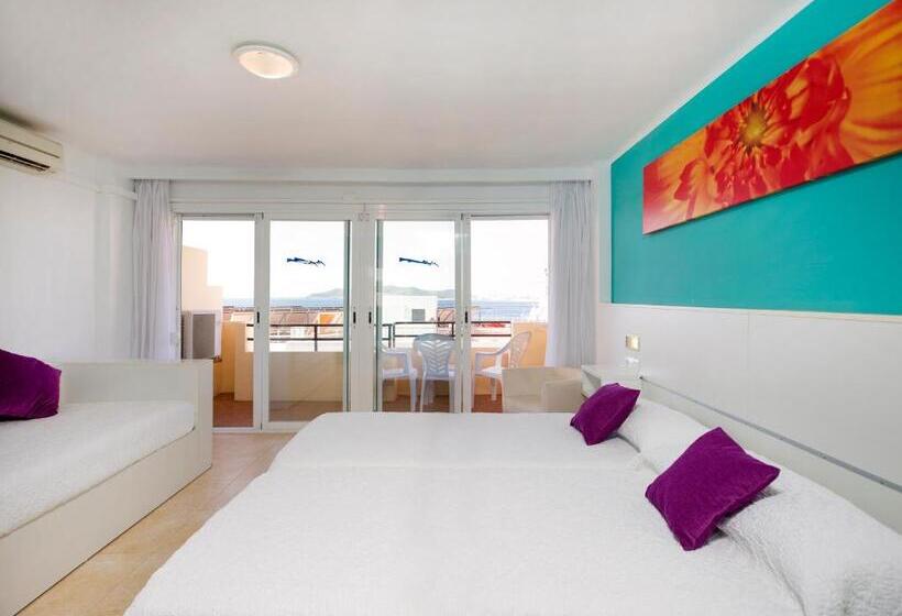 スタンダードトリプルルーム, Hostal Costa Blanca