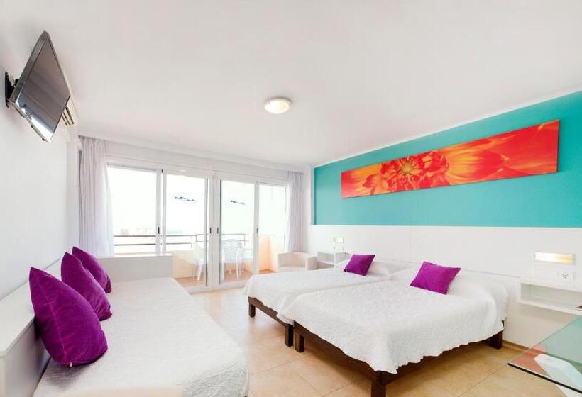 스탠다드 트리플 룸, Hostal Costa Blanca