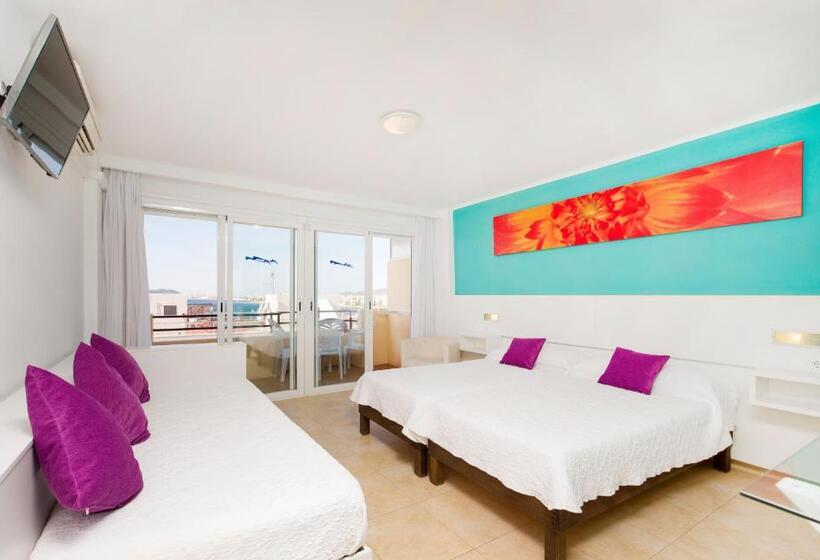 스탠다드 트리플 룸, Hostal Costa Blanca