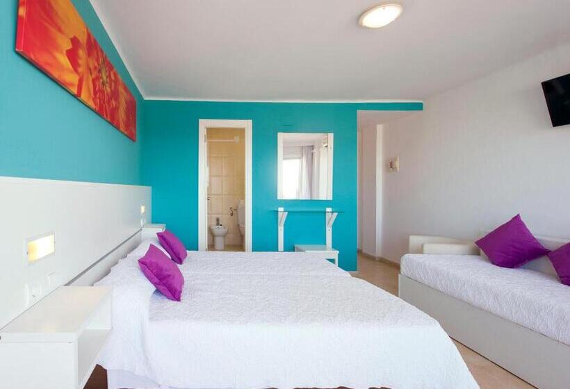 スタンダードトリプルルーム, Hostal Costa Blanca