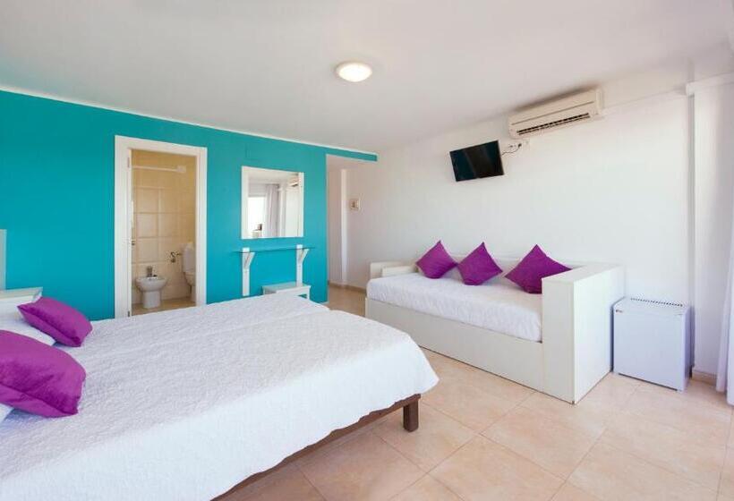 스탠다드 트리플 룸, Hostal Costa Blanca