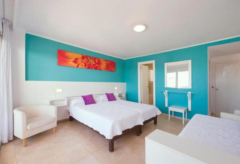 스탠다드 트리플 룸, Hostal Costa Blanca